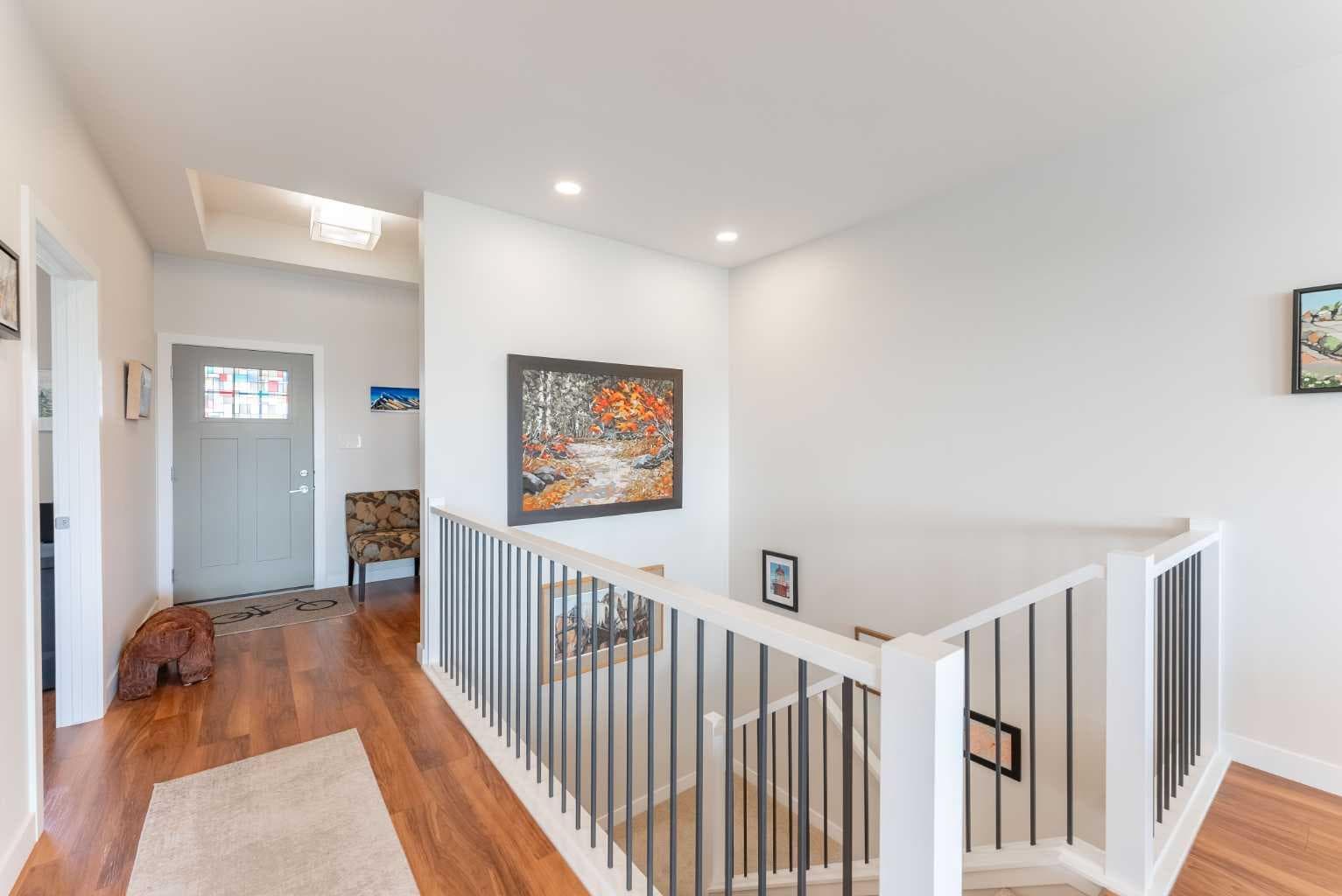 1060 Caledonia Place W — photo 5