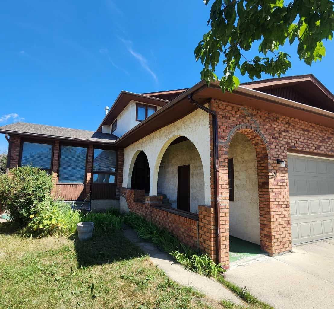 39 Whiteram Close NE — photo 2