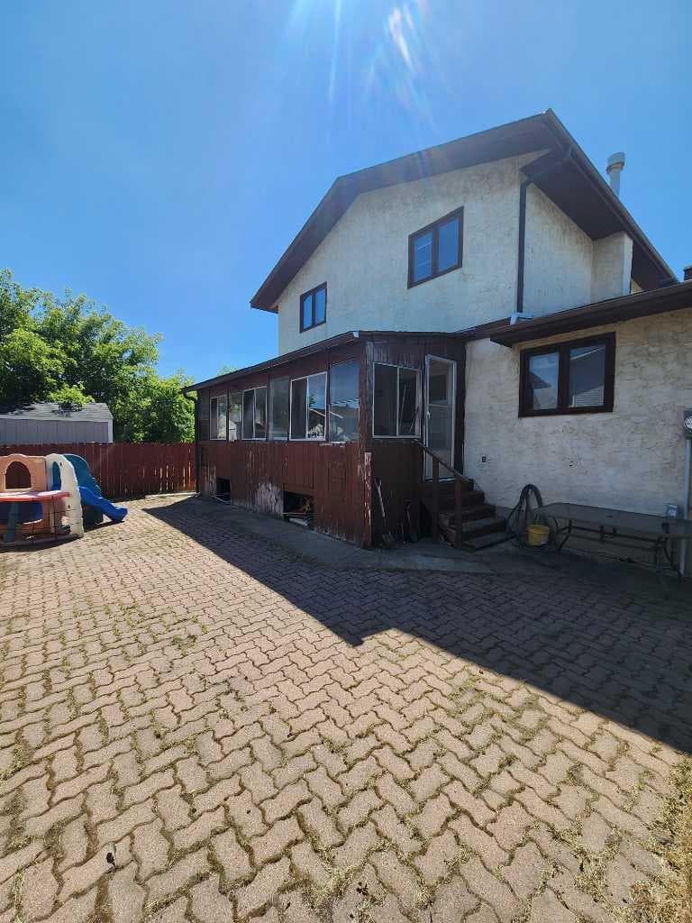 39 Whiteram Close NE — photo 3