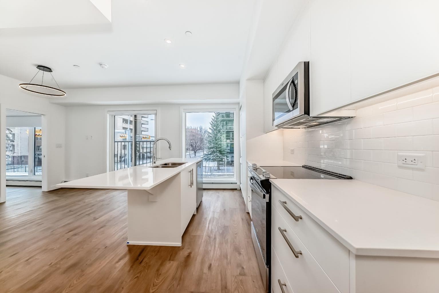 209, 310 15 Avenue SW — photo 3
