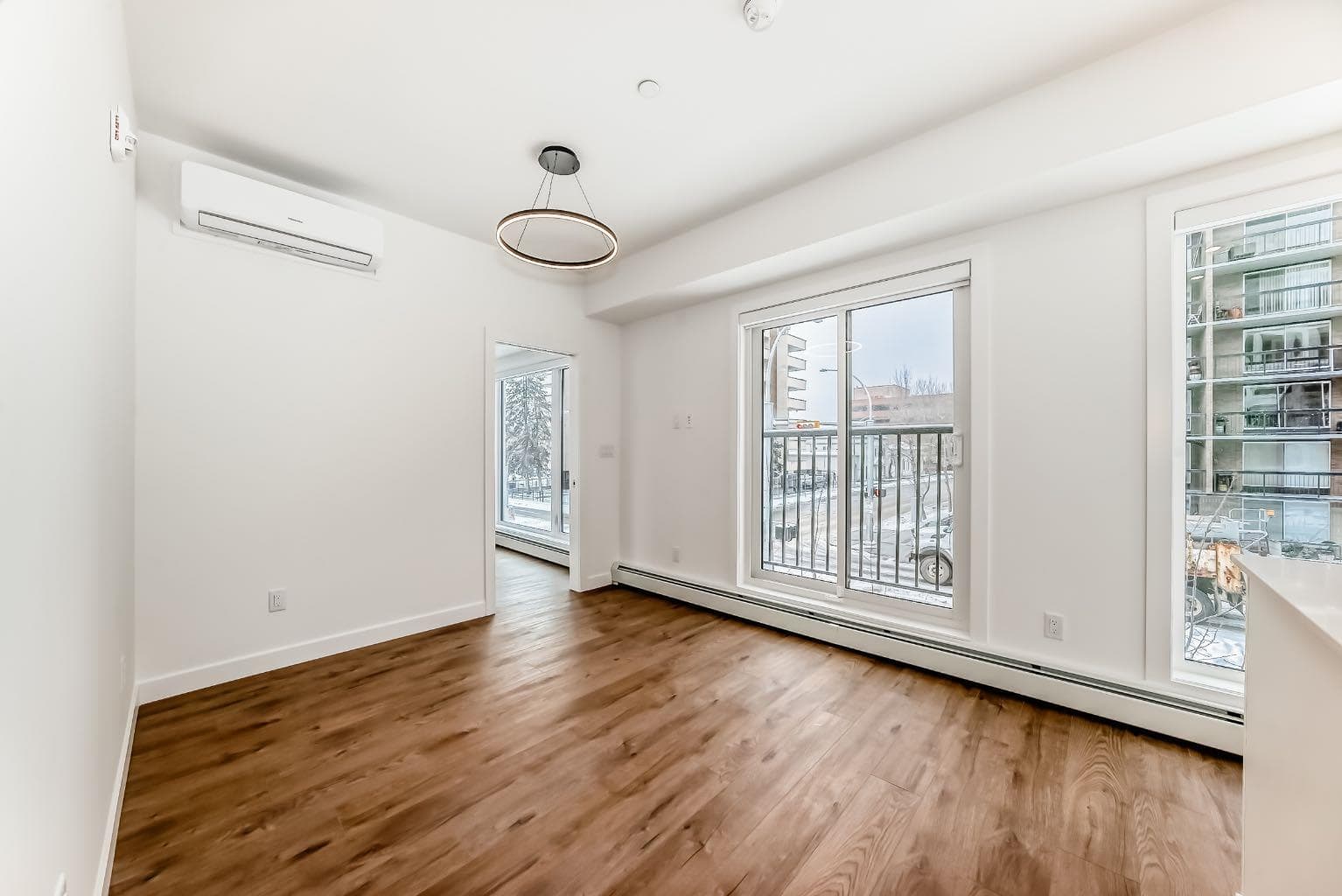 209, 310 15 Avenue SW — photo 5