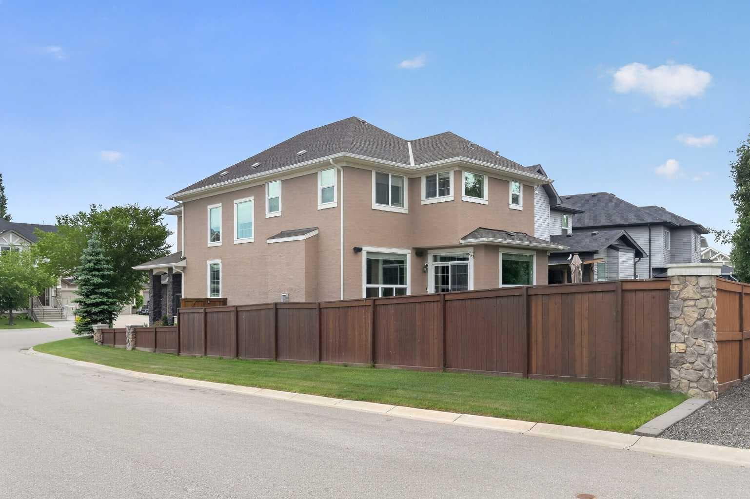 131 Cranarch Crescent SE — photo 4