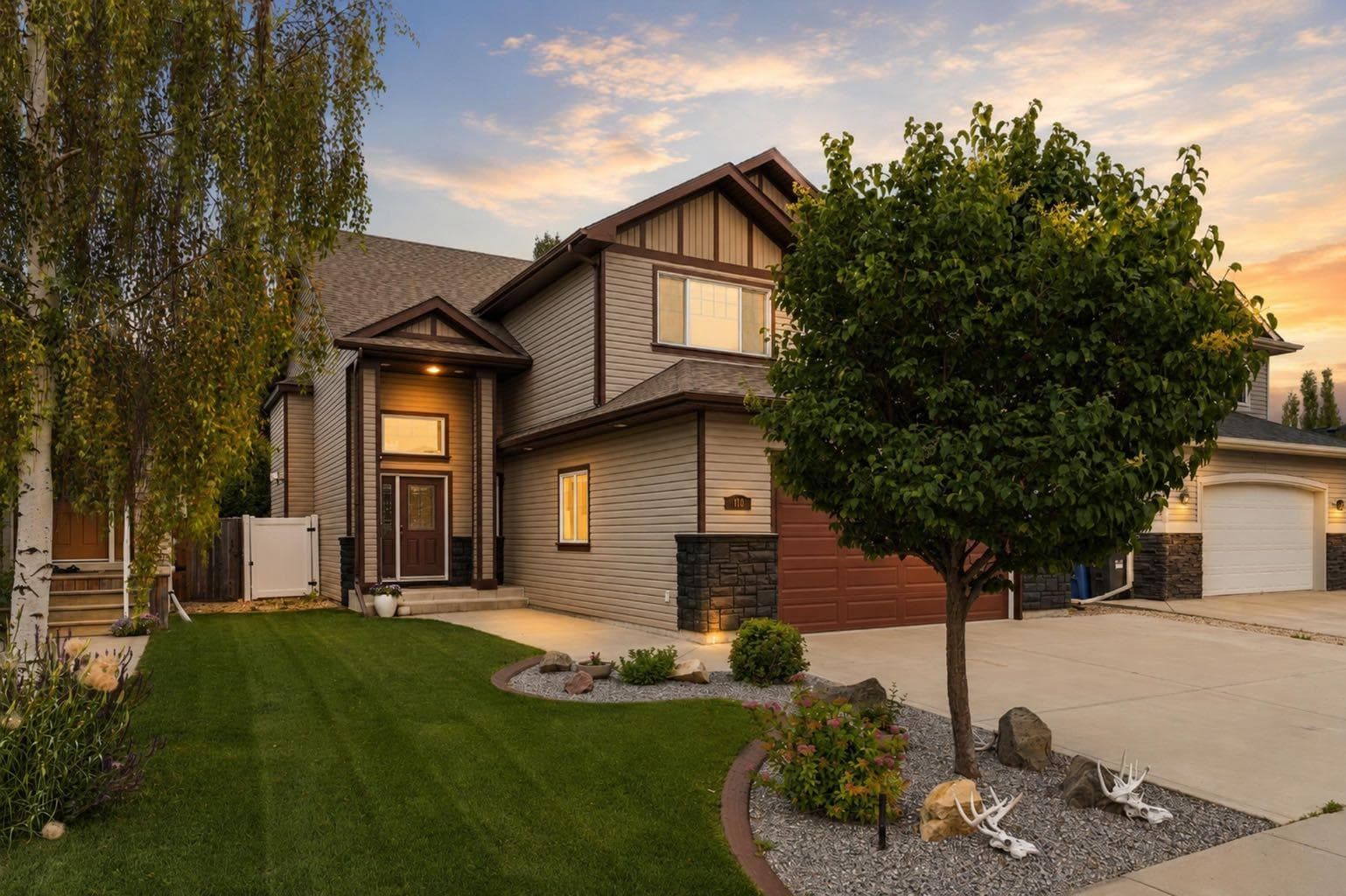 100 Vincent Close — photo 1