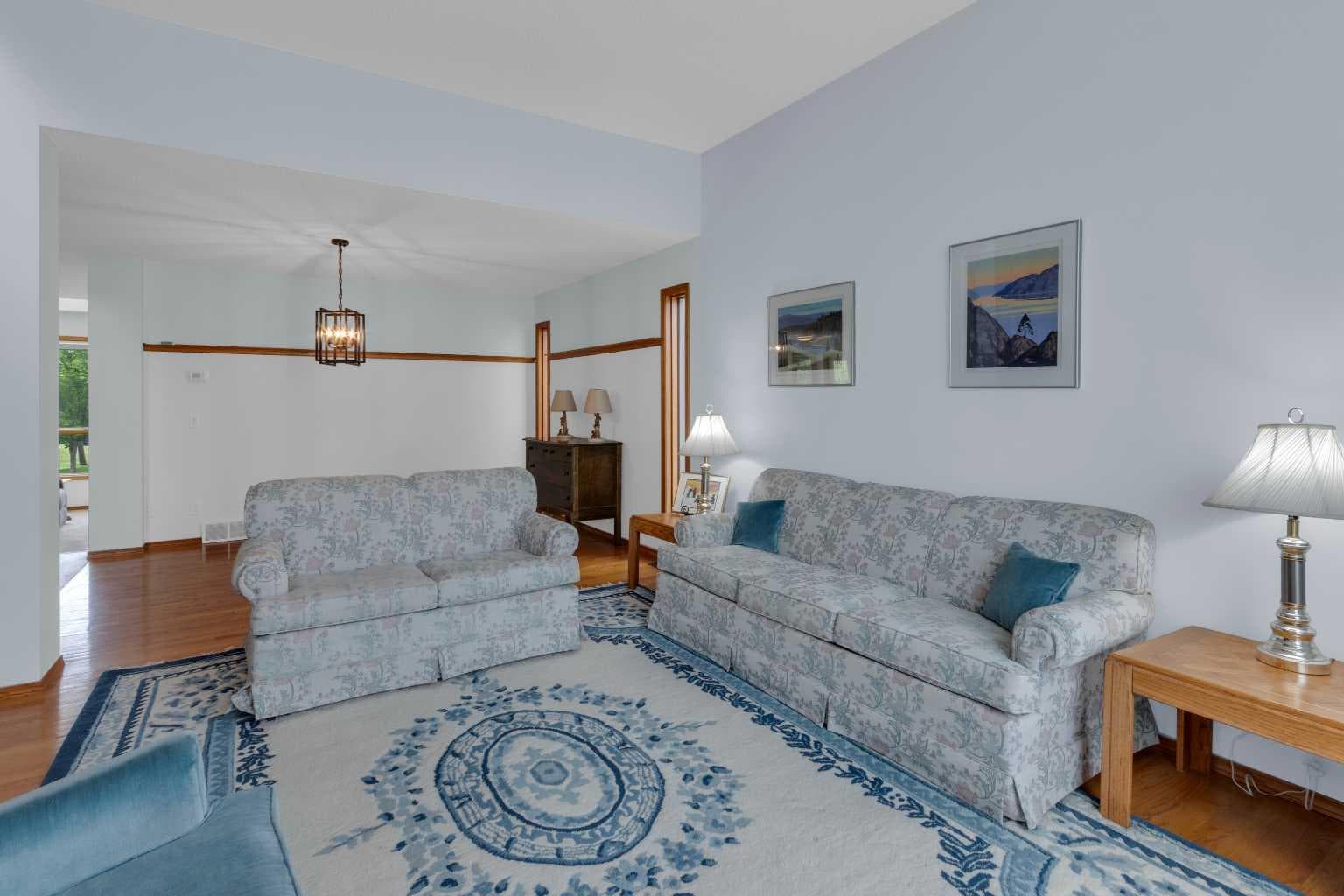 359 Schubert Place NW — photo 4