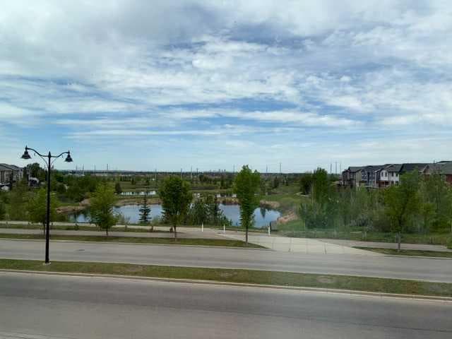 264 Auburn Bay Drive SE — photo 2