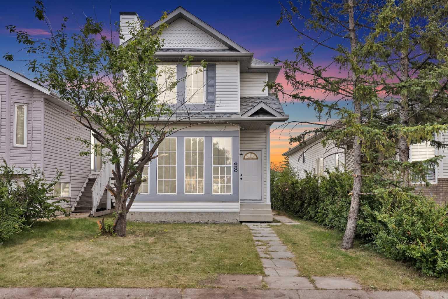 68 Laguna Close NE — photo 1