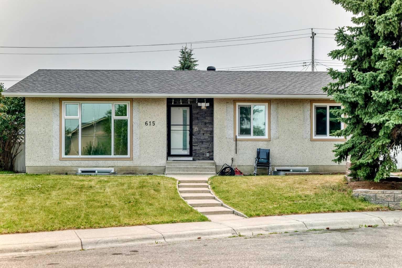 615 Marian Crescent NE — photo 1