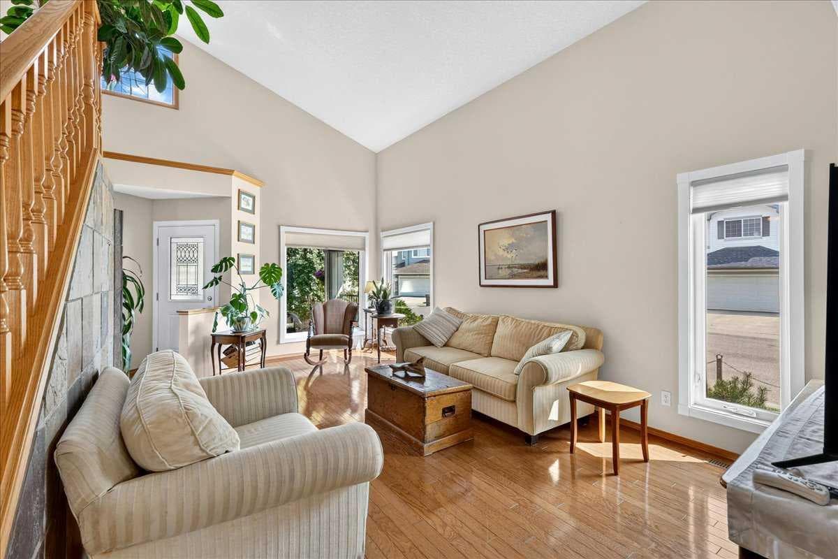 23 Cranfield Crescent SE — photo 5
