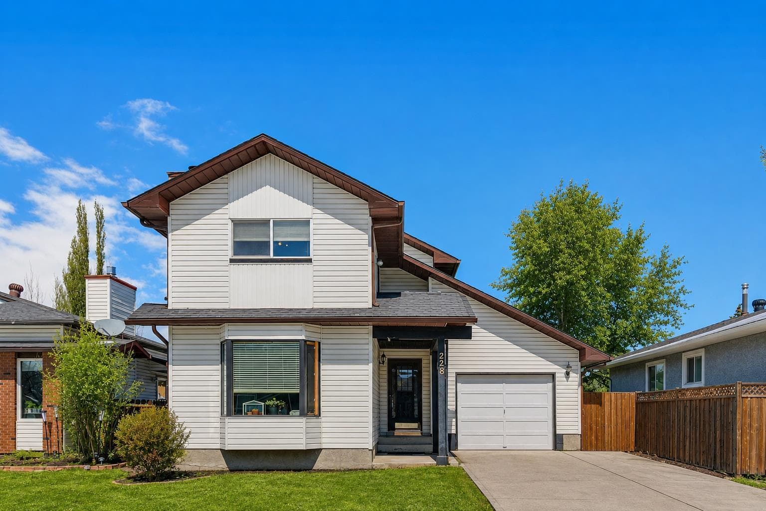 228 Marquis Place SE — photo 1