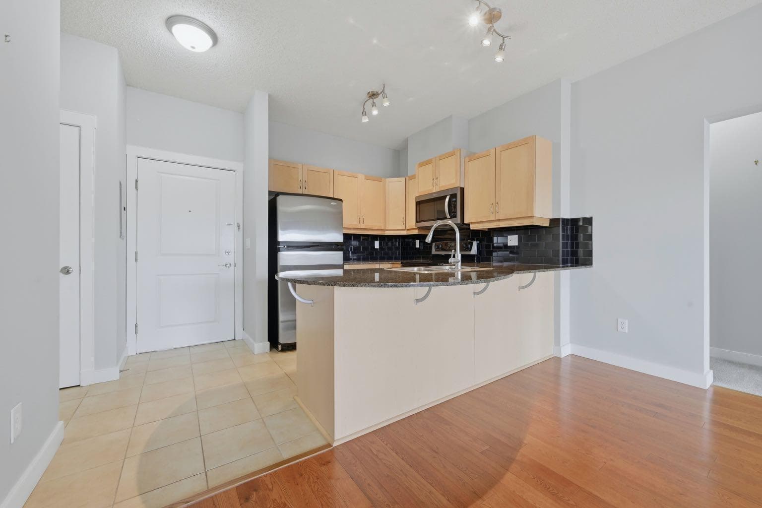 5605, 11811 Lake Fraser Drive SE — photo 5