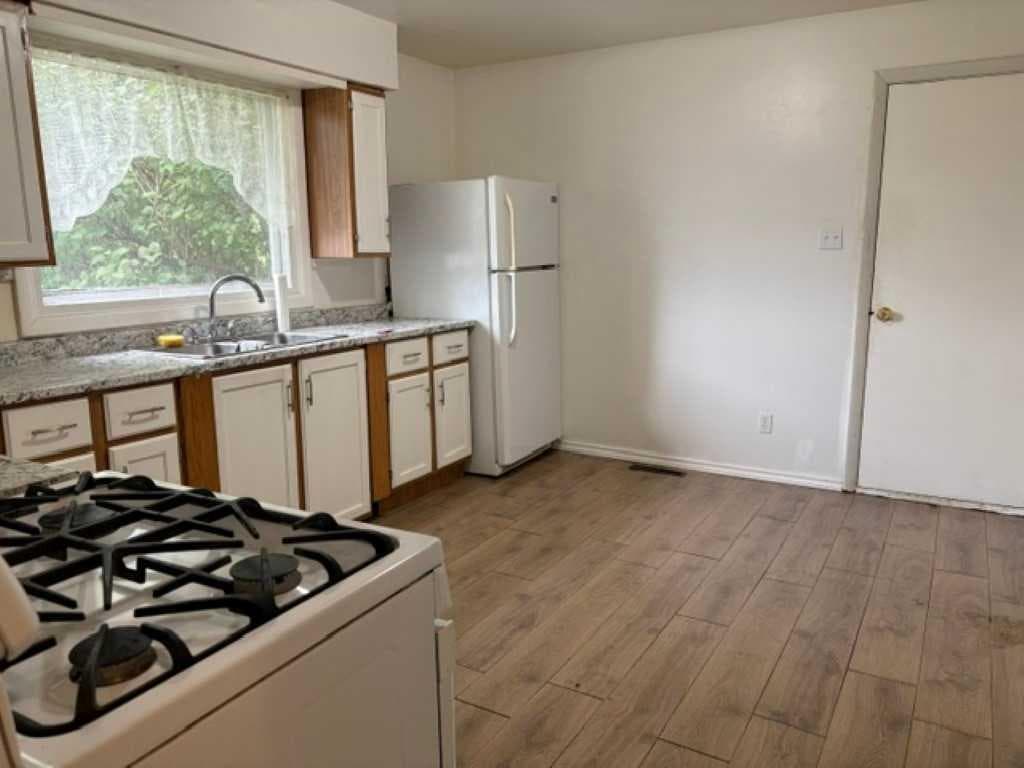 8348 Bowness Road NW — photo 5