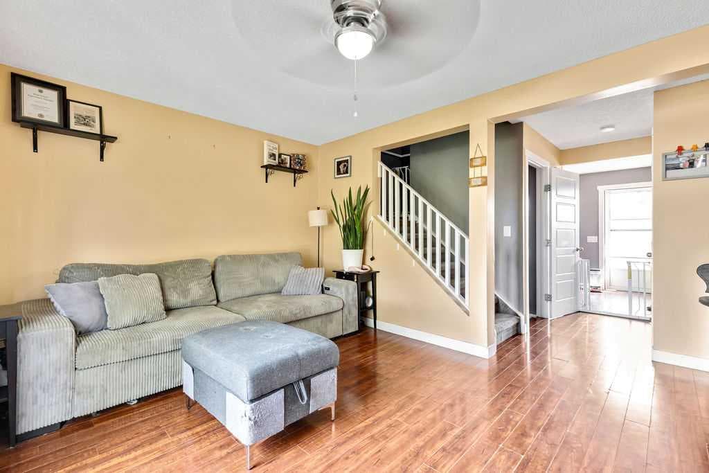 44 Falwood Crescent NE — photo 5