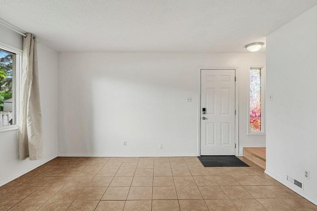 B, 6120 33 Avenue NW — photo 3