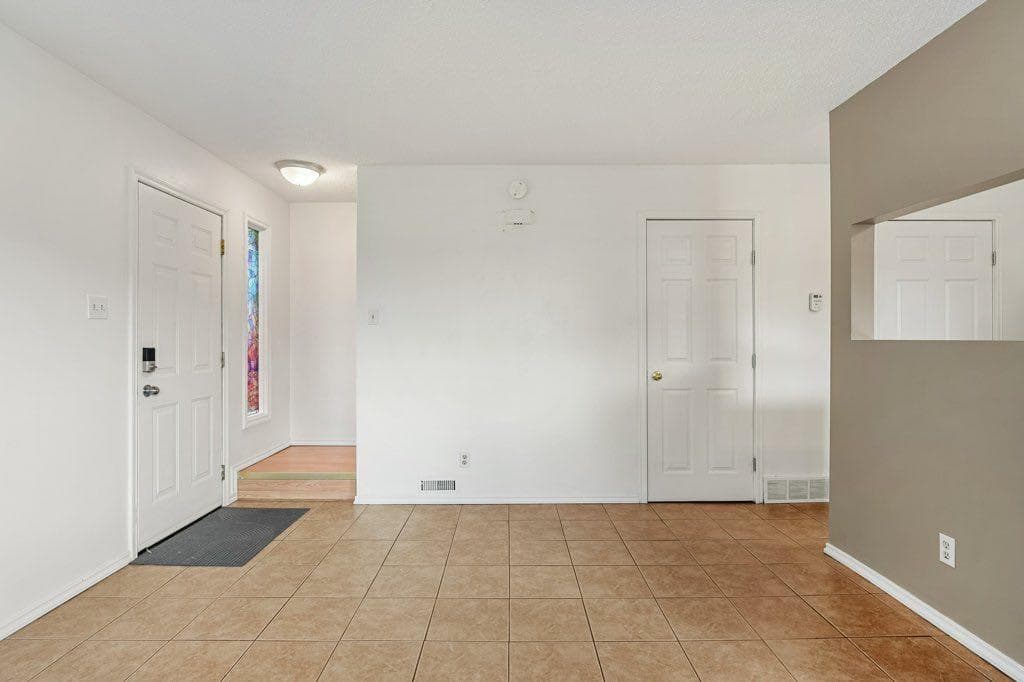 B, 6120 33 Avenue NW — photo 4