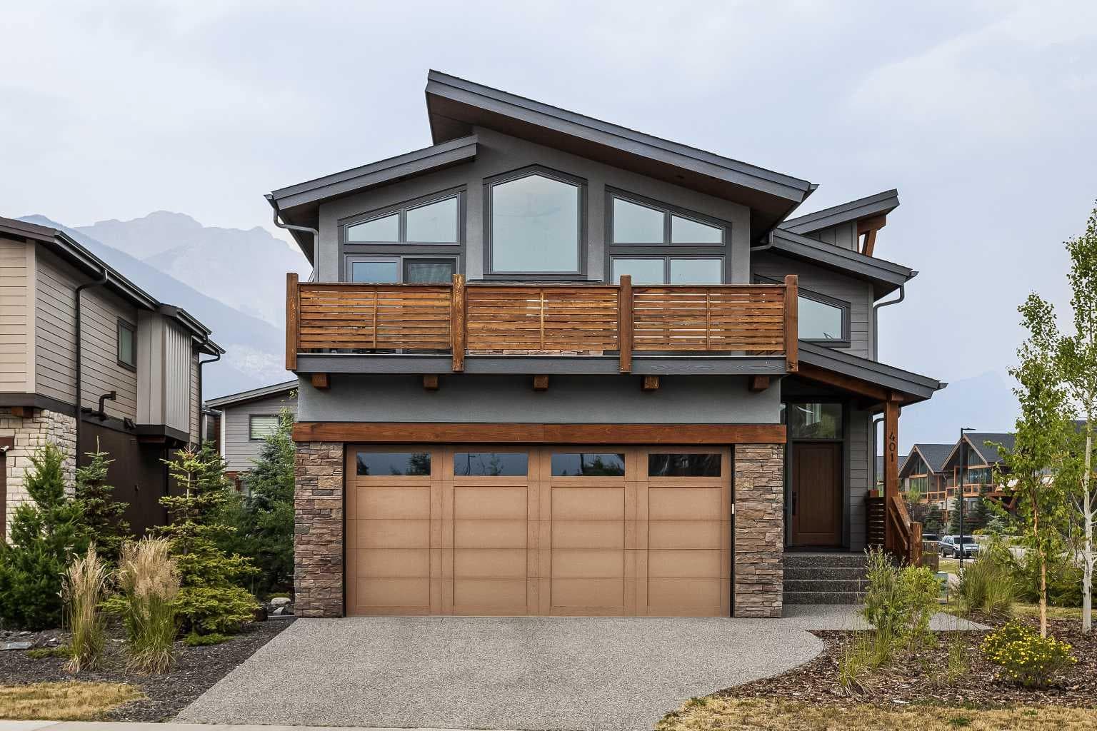 401 Stewart Creek Close — photo 1