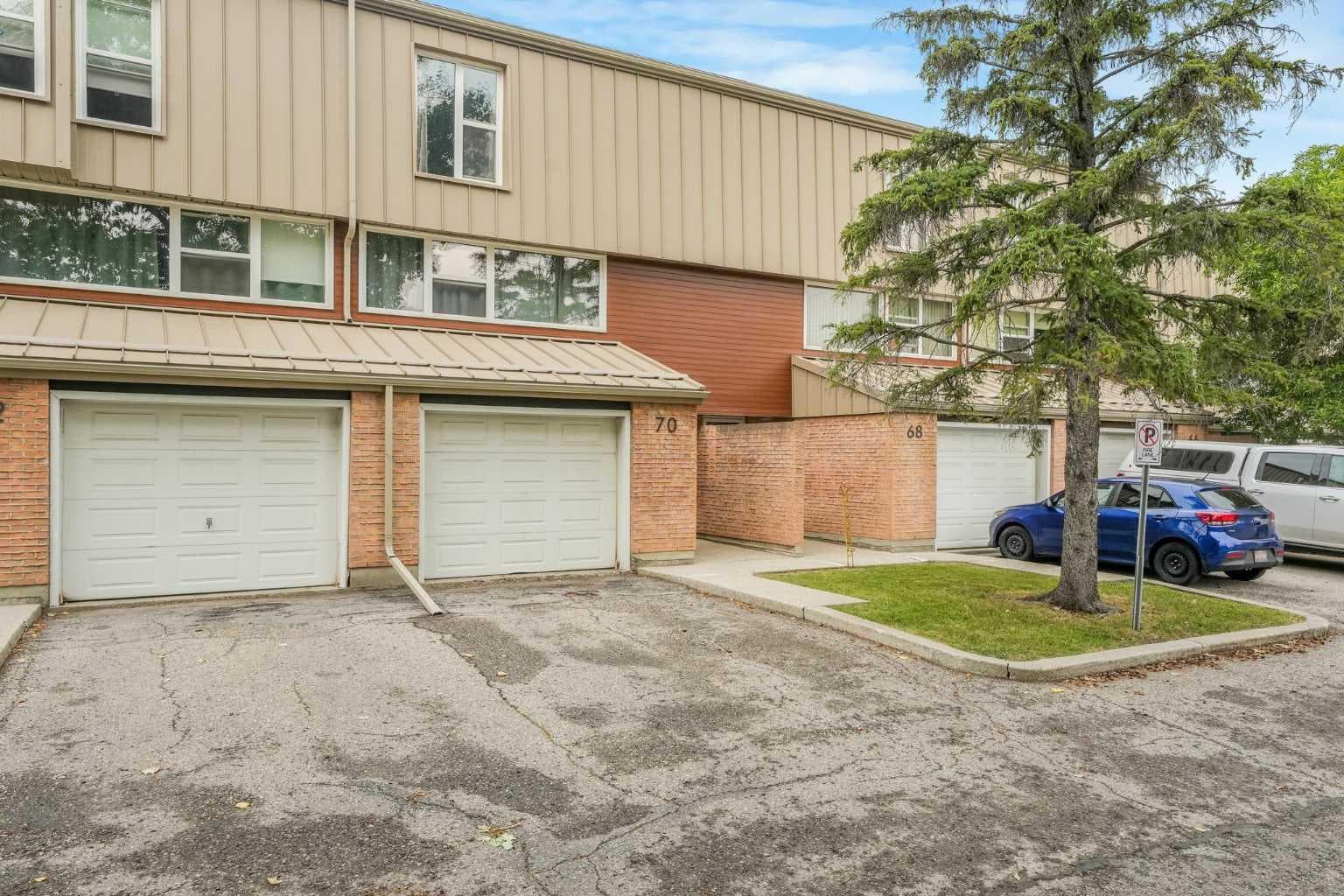 70 Brae Glen Lane SW — photo 2