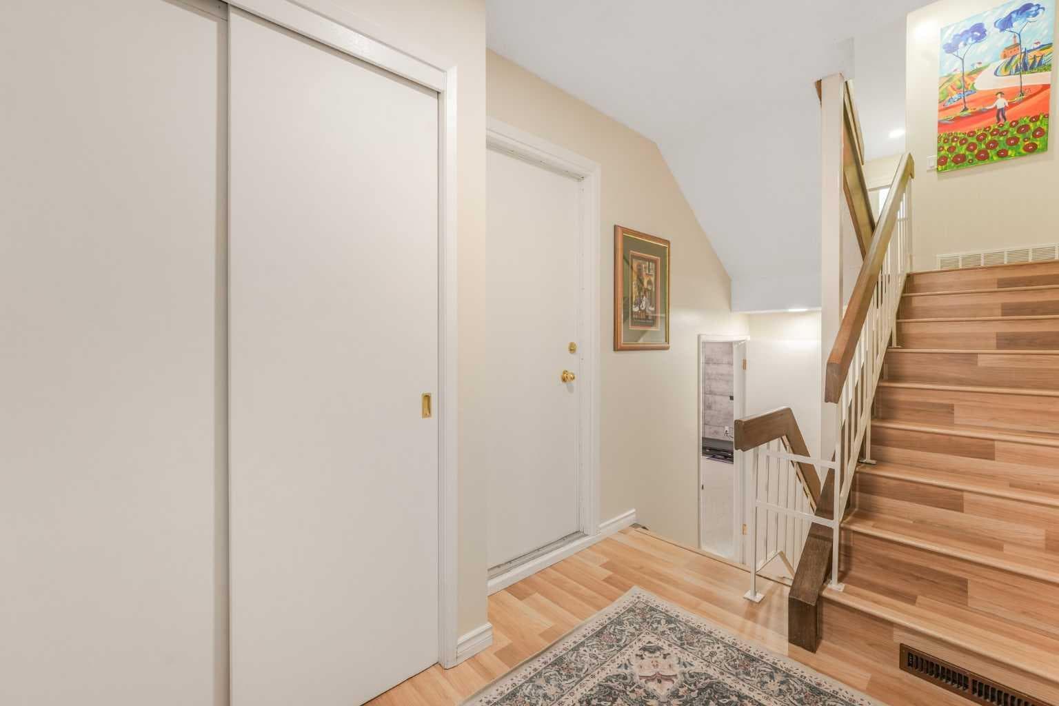 70 Brae Glen Lane SW — photo 3