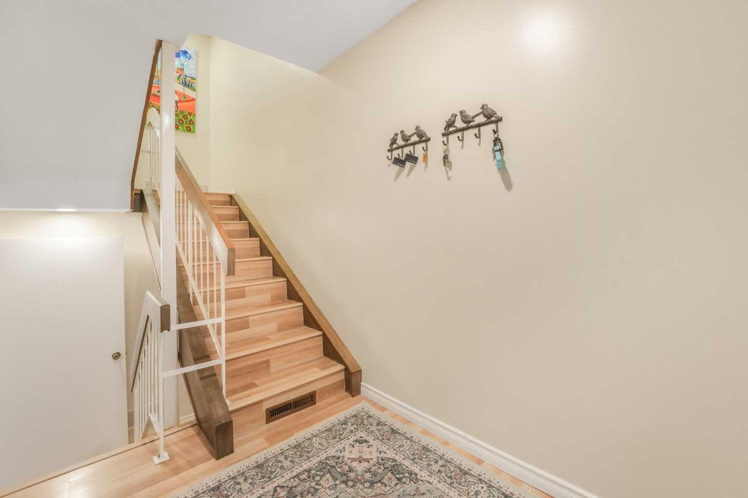70 Brae Glen Lane SW — photo 4