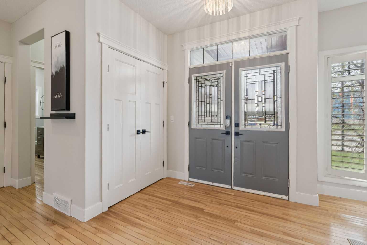 1826 Baywater Street SW — photo 2