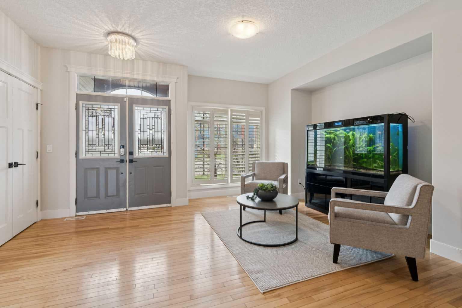 1826 Baywater Street SW — photo 3