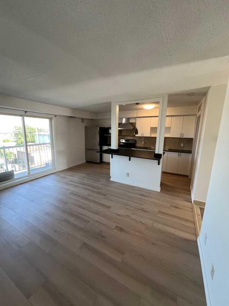 4, 3726 Centre Street NE — photo 3