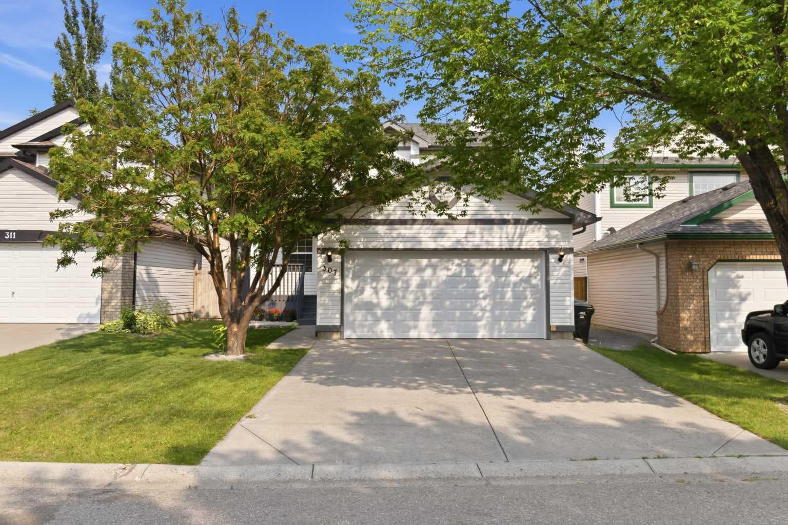 Detached in Hidden Valley