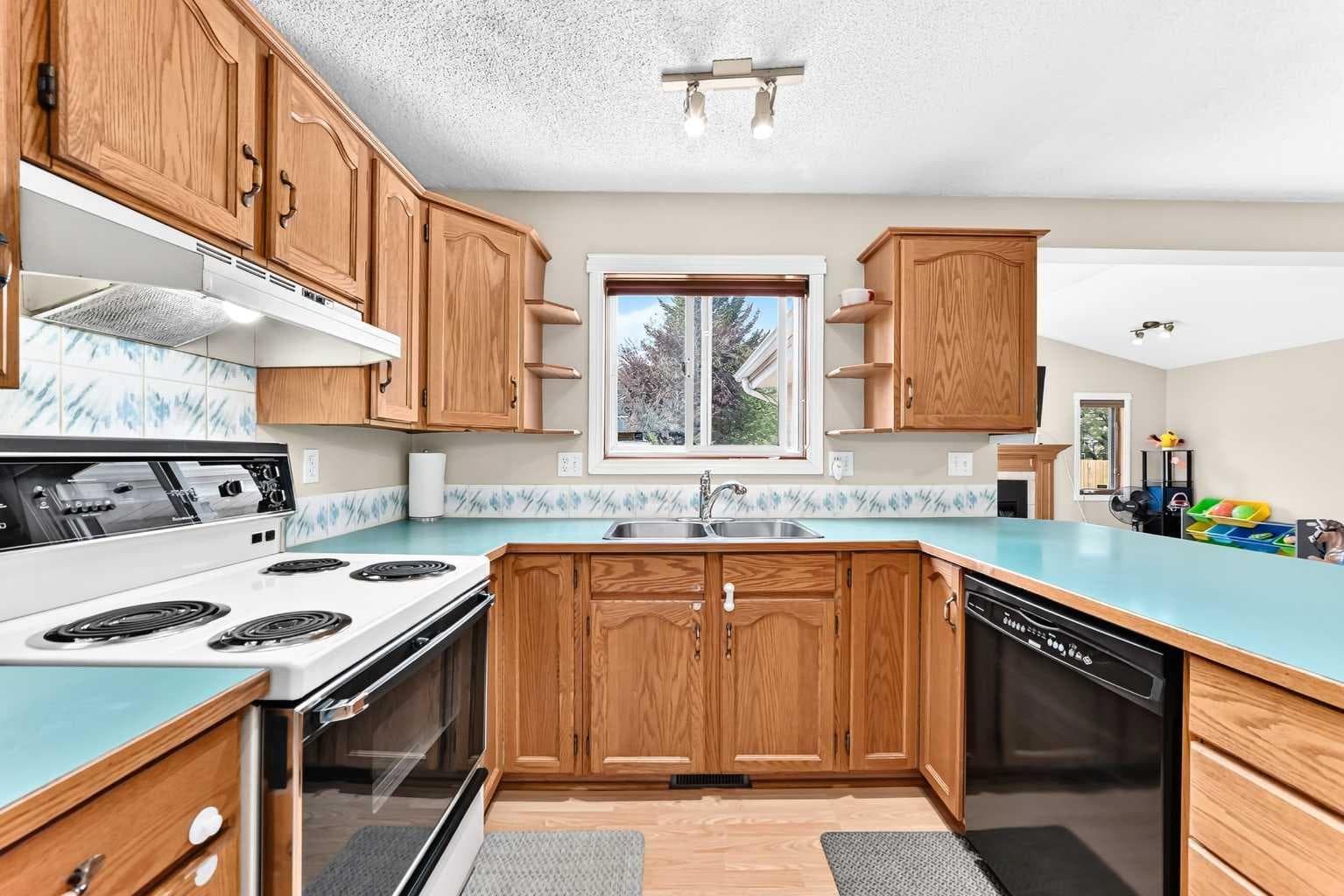 216 Millbank Road SW — photo 3