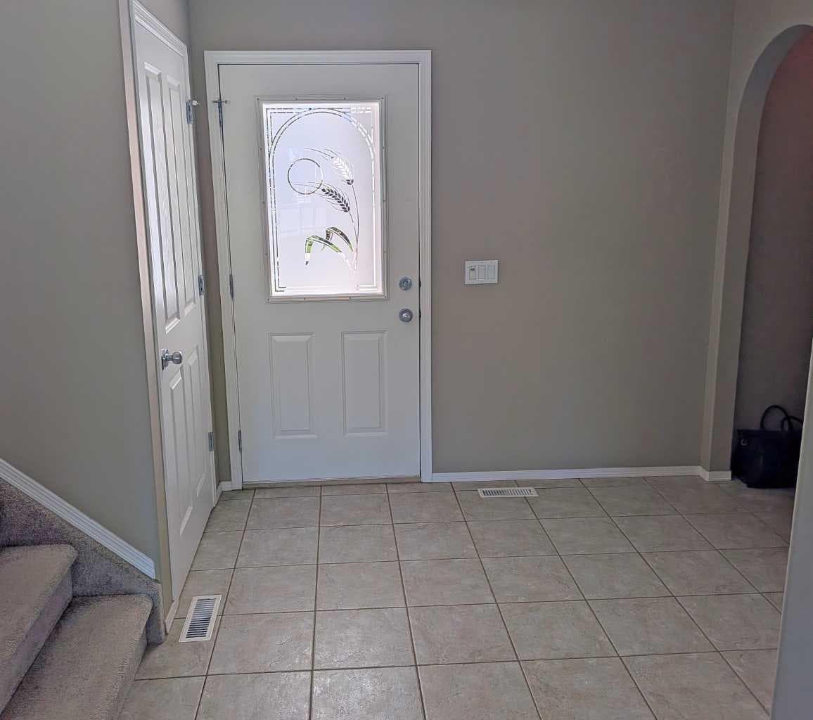 34 Coopers Close SW — photo 3