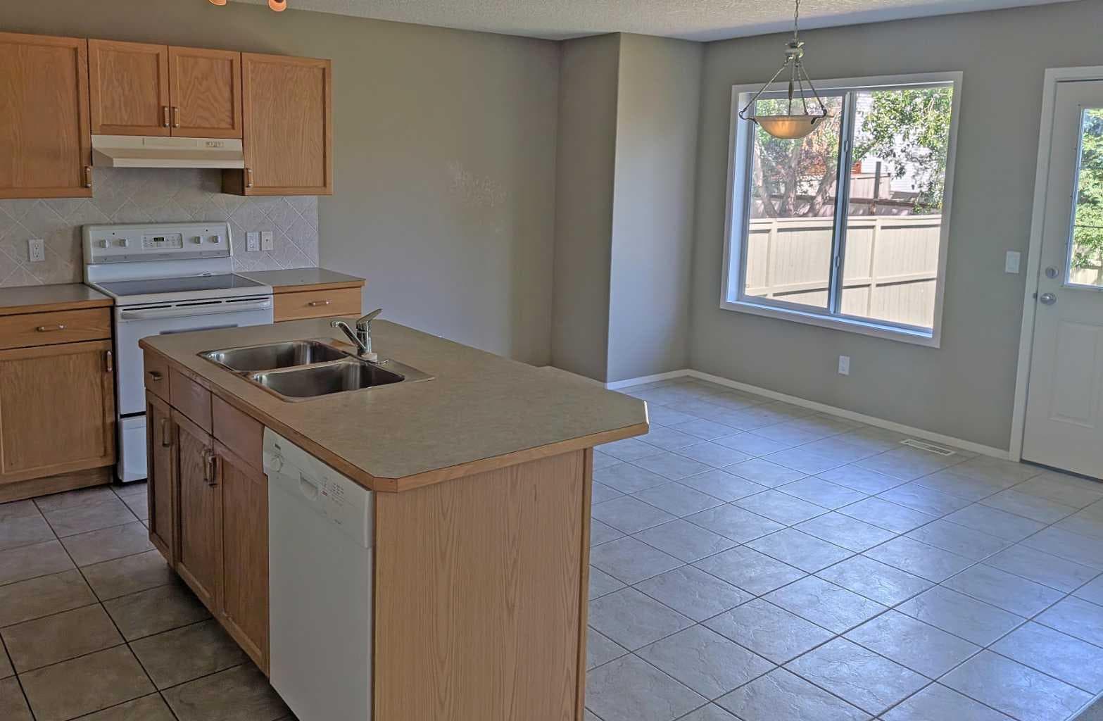 34 Coopers Close SW — photo 5