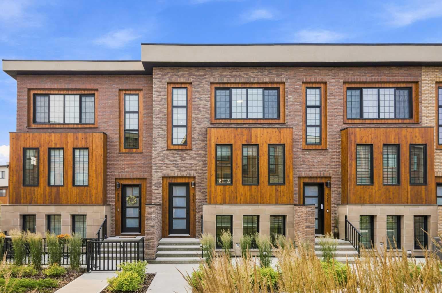 323, 81 Greenbriar Place NW — photo 1