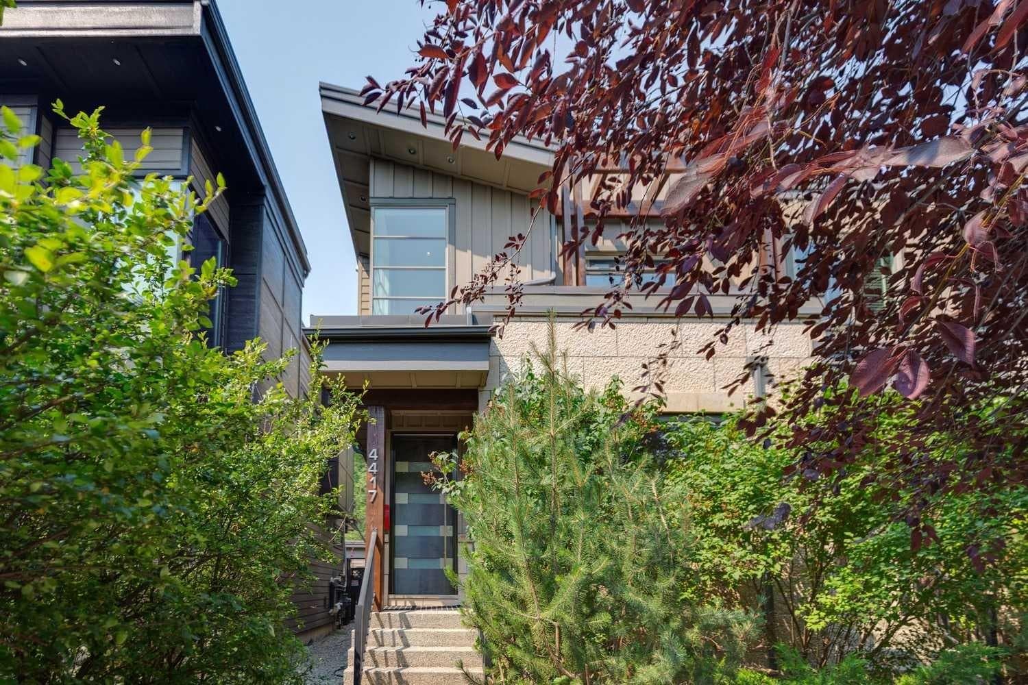 4417 16A Street SW — photo 2