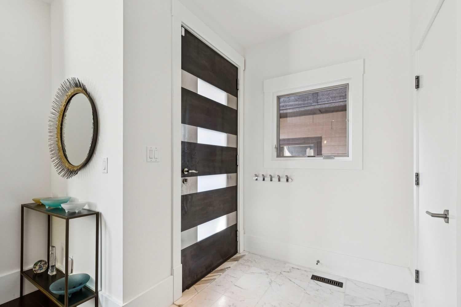 4417 16A Street SW — photo 3