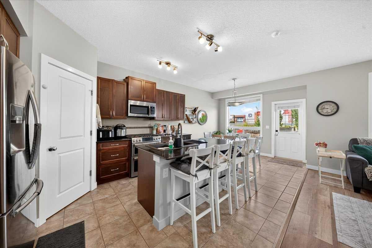 251 Hillcrest Circle SW — photo 4