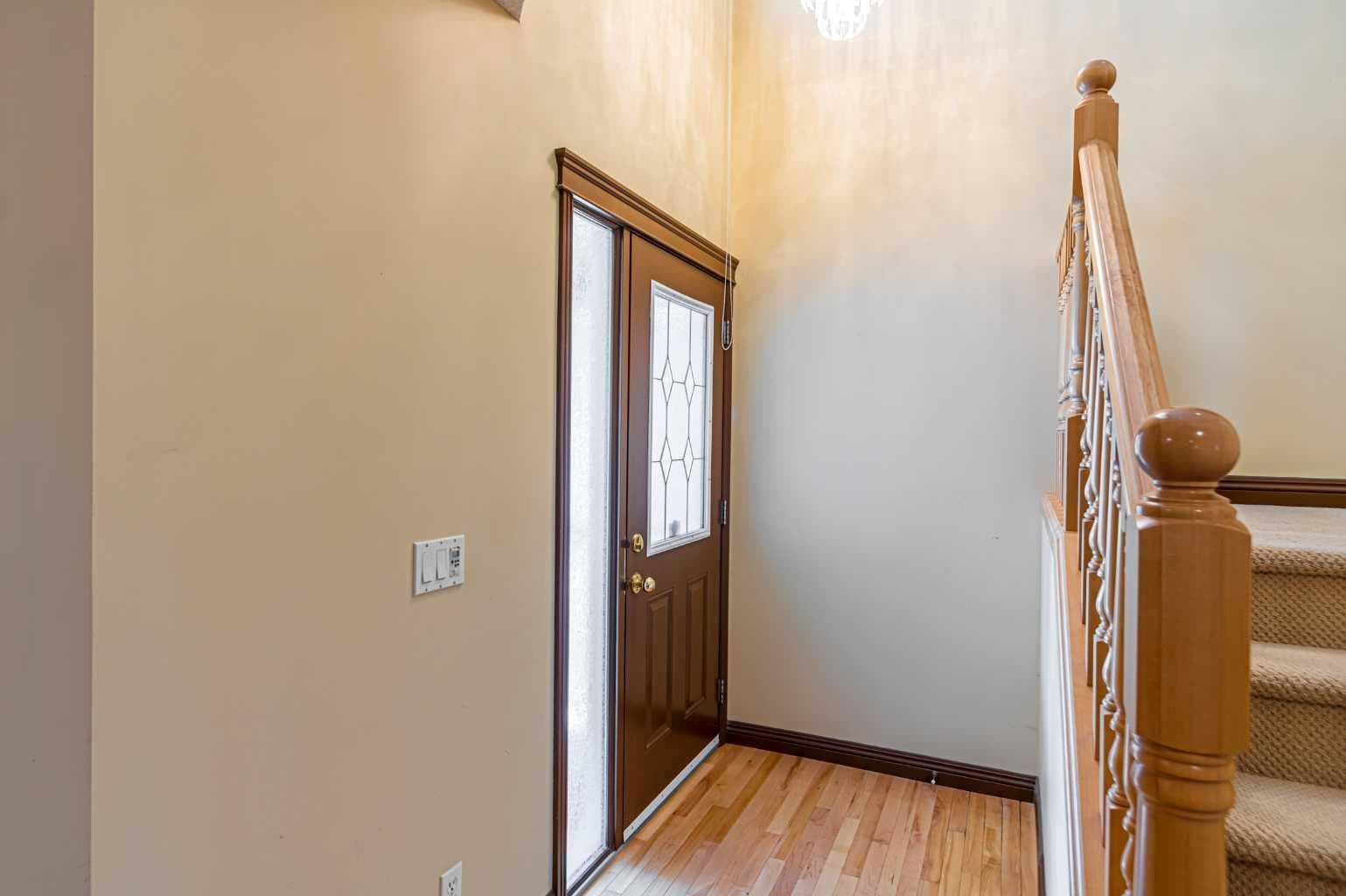 23 Royal Oak Terrace NW — photo 3