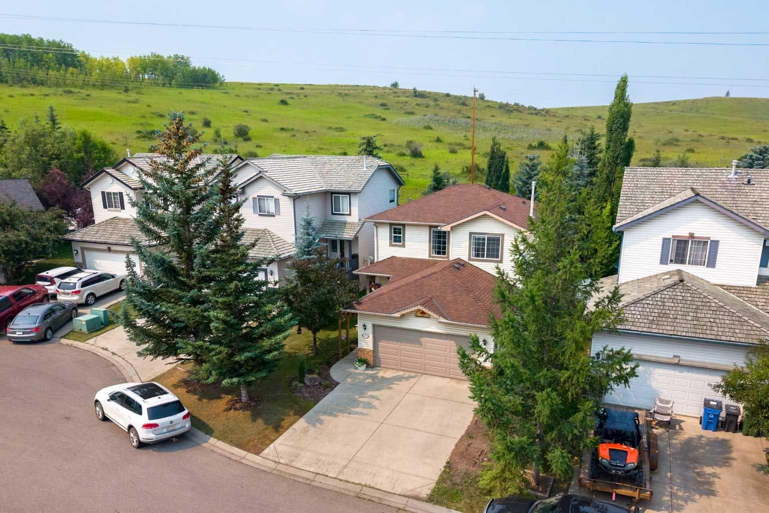 100 Bow Ridge Crescent — photo 3