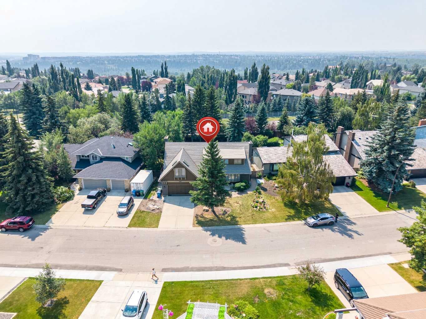 240 Canterville Drive SW — photo 2