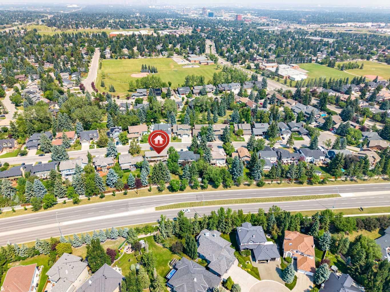 240 Canterville Drive SW — photo 3