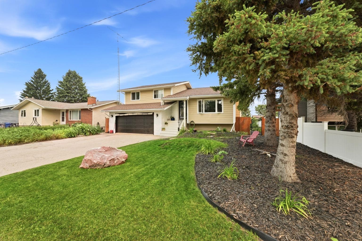 218 8 Avenue NE — photo 3