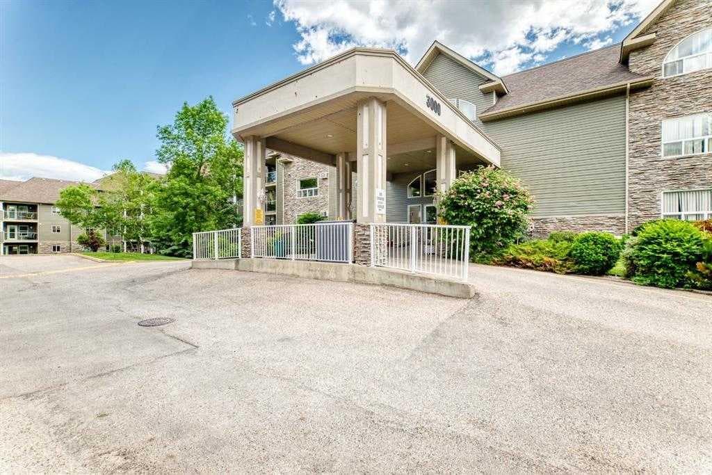 3120, 3120 Millrise Point SW — photo 1