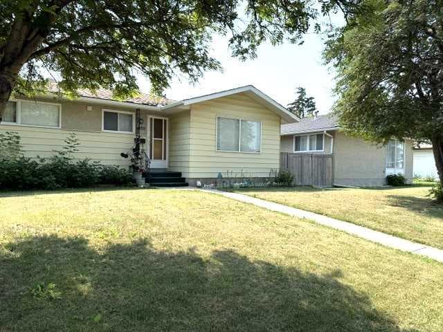 Detached in Albert Park/Radisson Heights