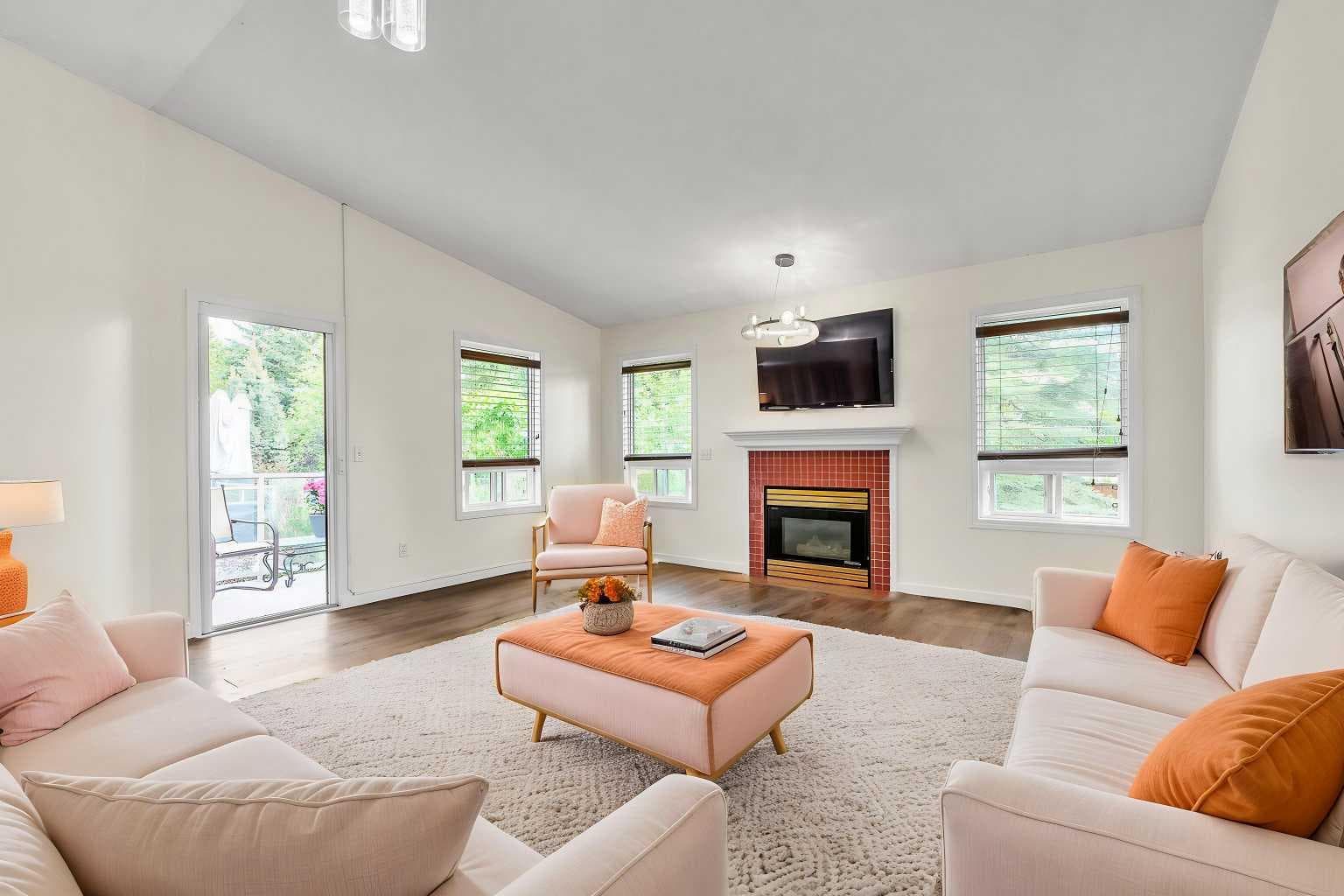 68 Catalina Circle NE — photo 2