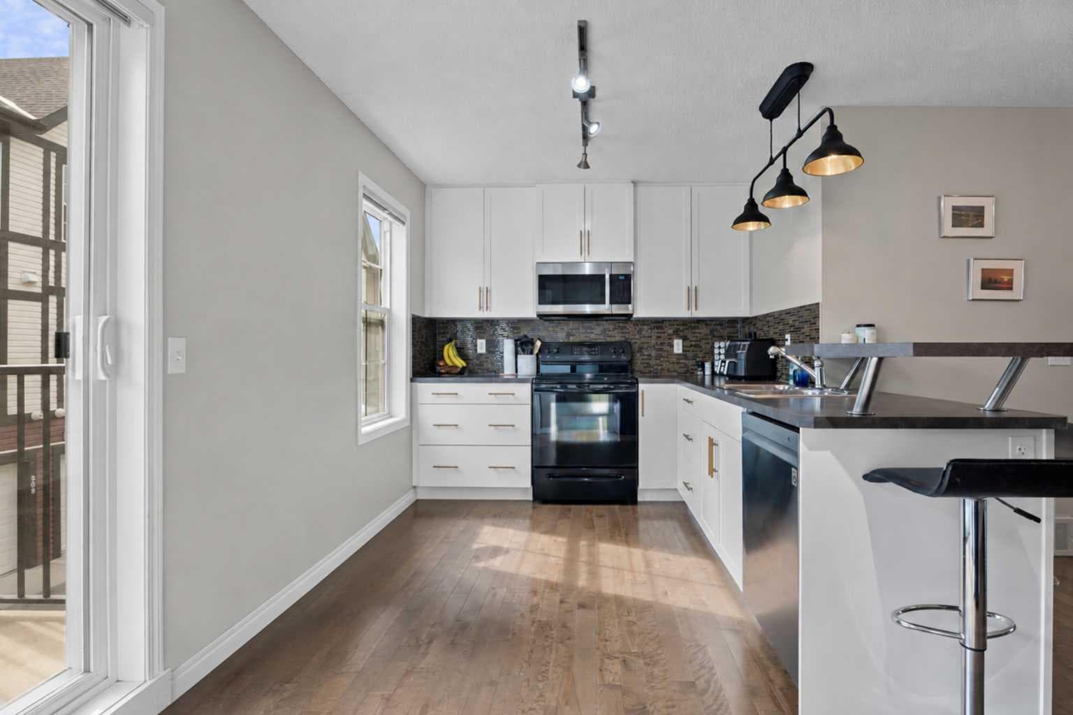 205 New Brighton Villas SE — photo 4
