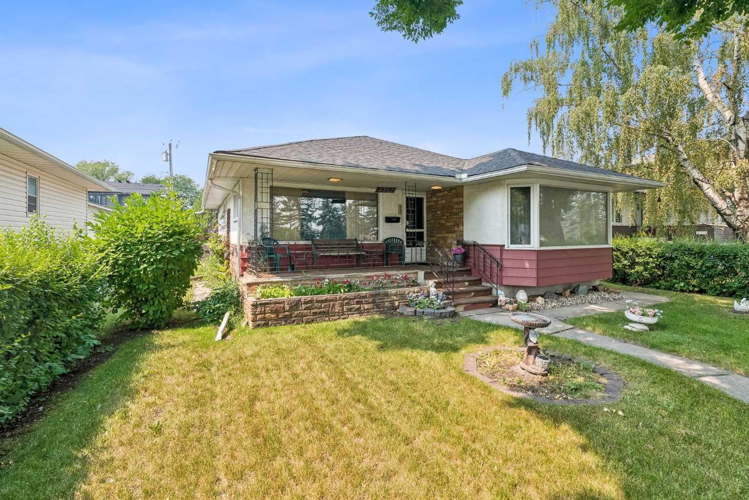 2307 7 Street NE — photo 3