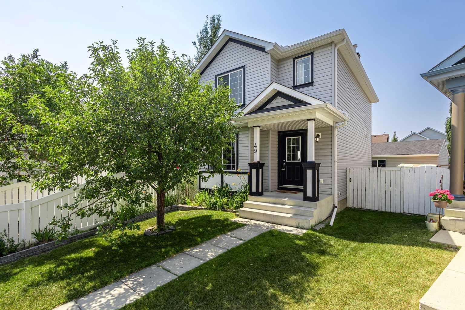 49 Evermeadow Manor SW — photo 1