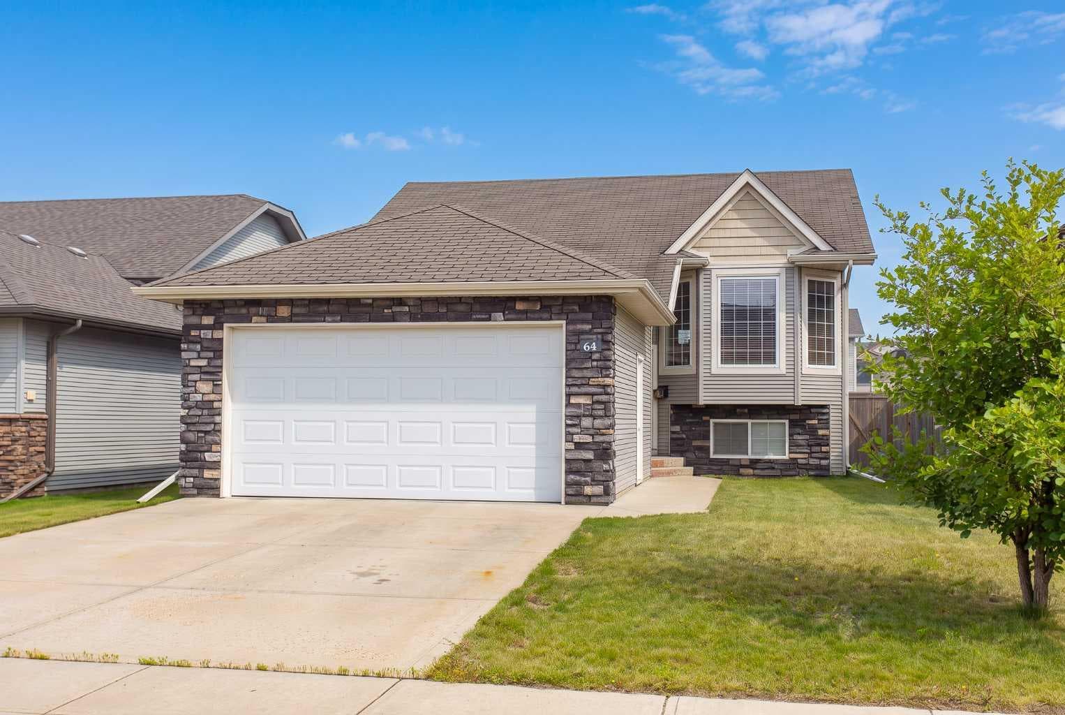 Detached in Cottonwood Meadows
