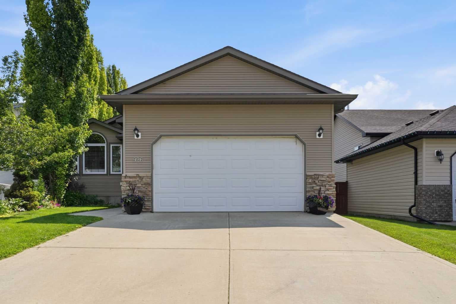 926 Ramage Crescent — photo 1