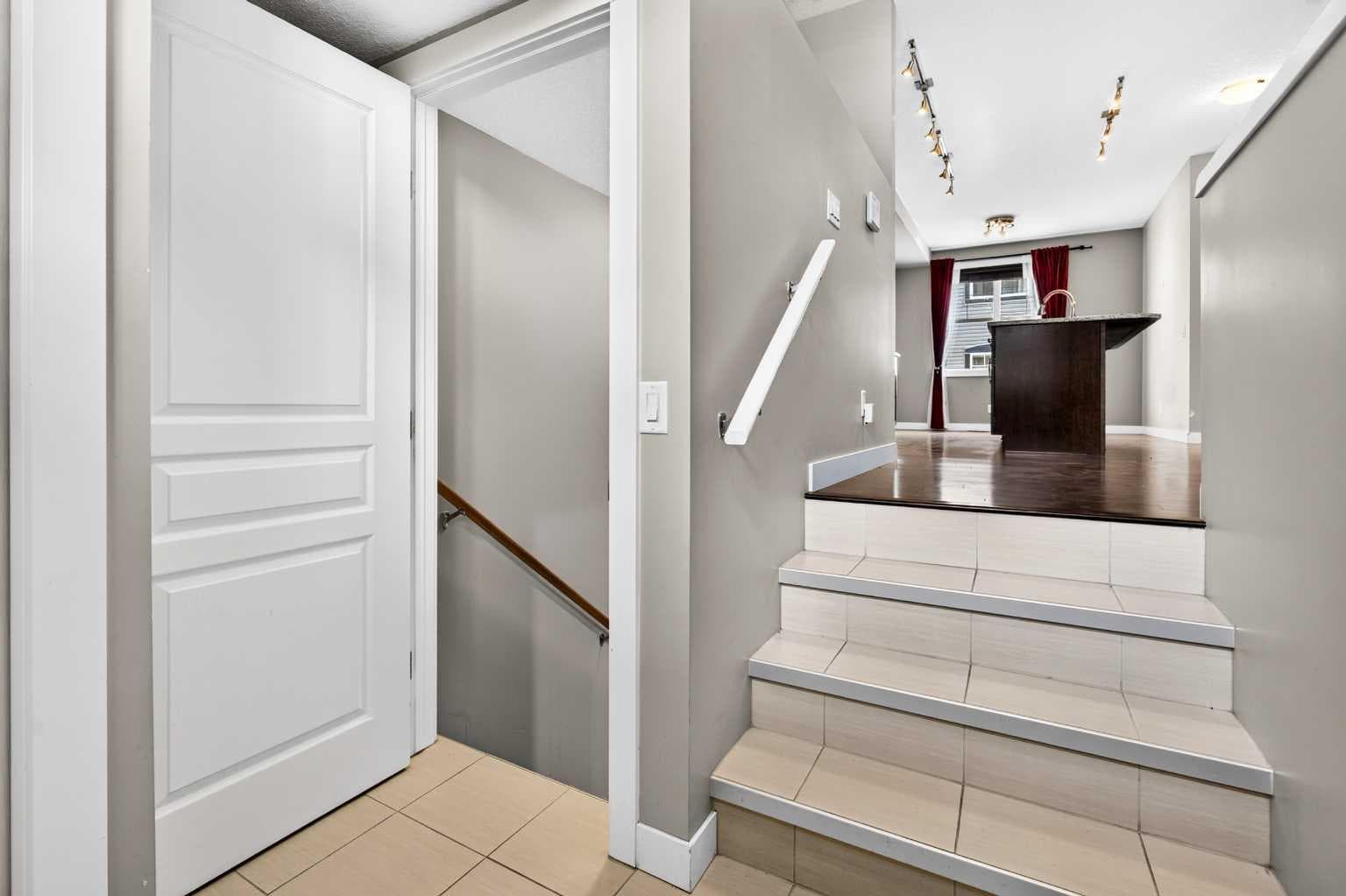 235 Mckenzie Towne Link SE — photo 5