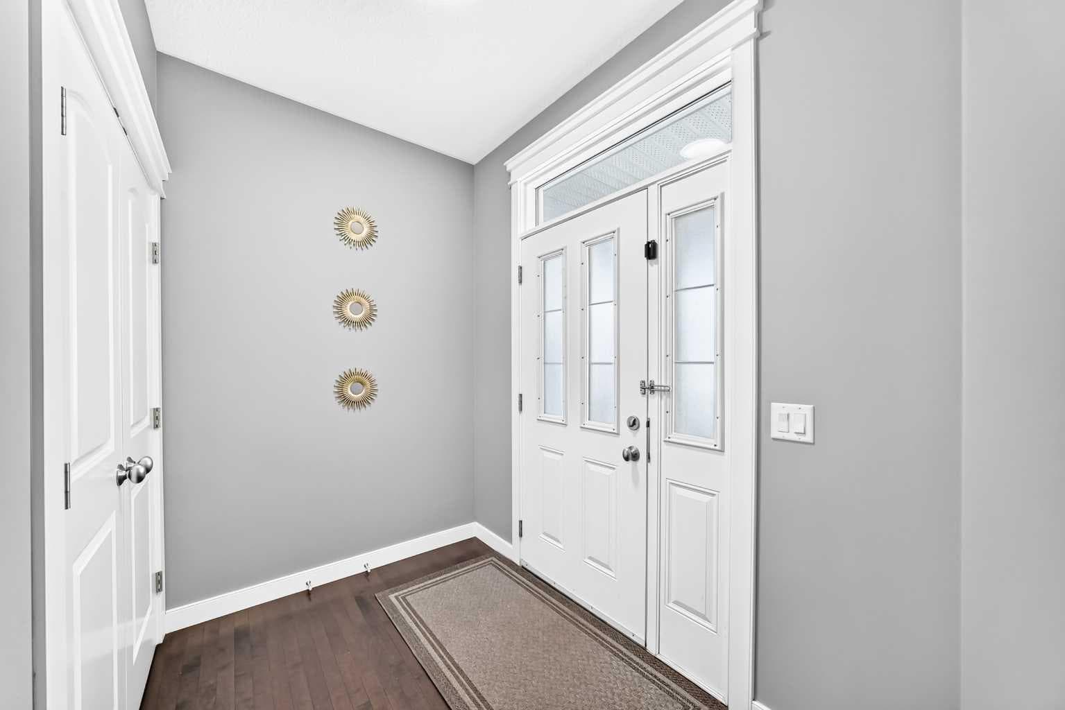 29 REDSTONE Manor — photo 3