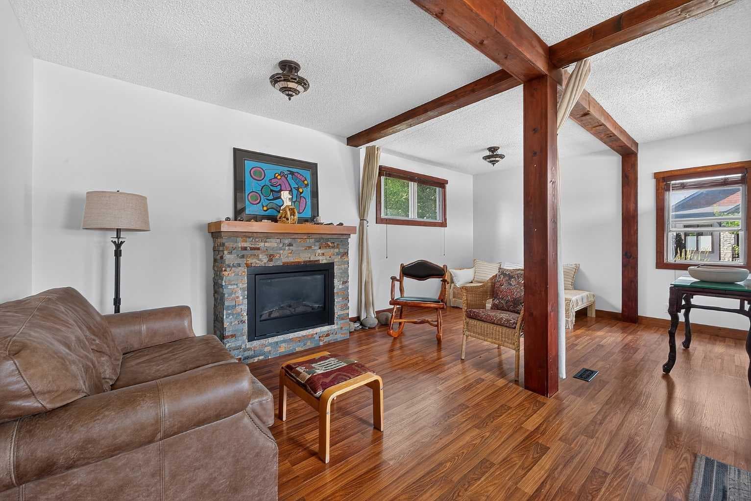 241 25 Avenue NE — photo 5
