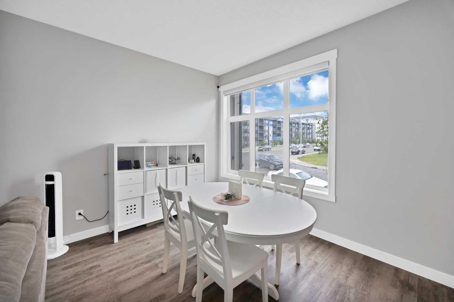 109 Skyview Parade NE — photo 5